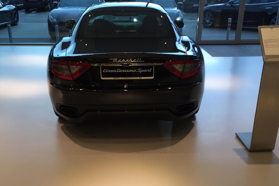 Daacha zakelijk project Maserati showroom